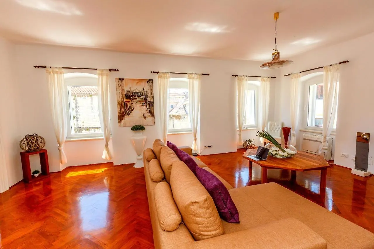 Luxury Serviced Accommodation In Split Centre Apartment