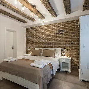Insula Apartment