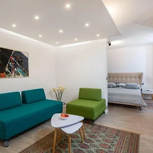 Forum Apartment