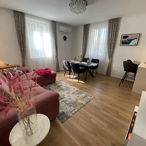 In The Center Apartment